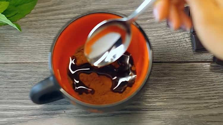 Cupcake készítéséhez mikrohullámú sütőben tojás nélkül. készítse elő az összetevőket