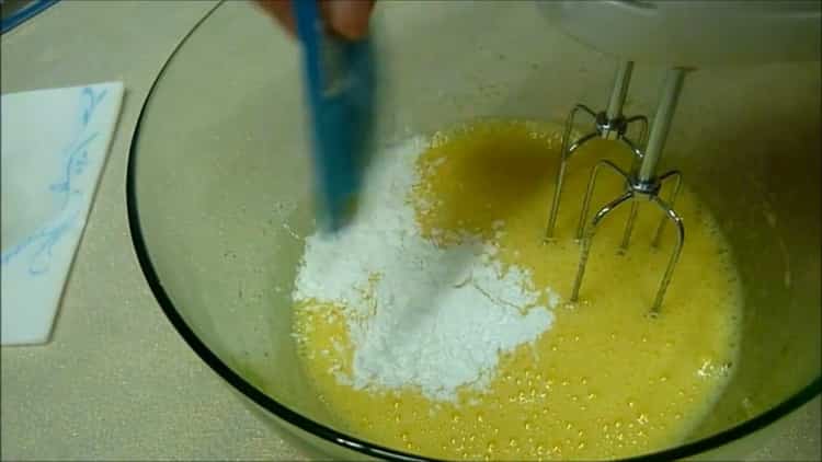 Για να φτιάξετε ένα κεφίρ cupcake με σταφίδες, συνδυάστε τα συστατικά