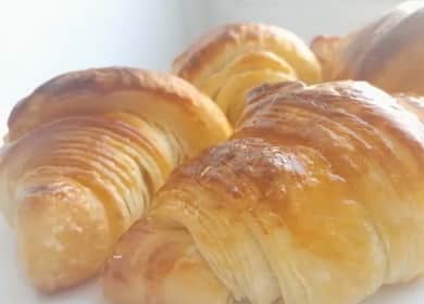 Real yummy puff pastry croissants