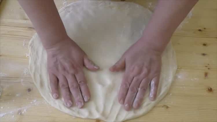 Chcete-li připravit croissanty s kondenzovaným mlékem, připravte ingredience na těsto
