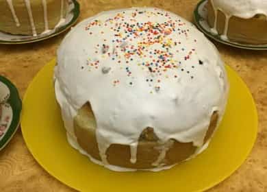 Πάσχα κέικ σε sourdough σύμφωνα με μια συνταγή βήμα προς βήμα με φωτογραφία