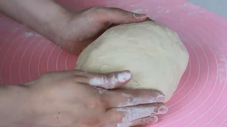 Sima sütemények készítéséhez gyúrja meg a tésztát