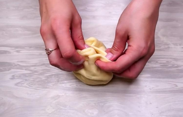 A sütőben sajttorta készítéséhez formázza meg az elemet