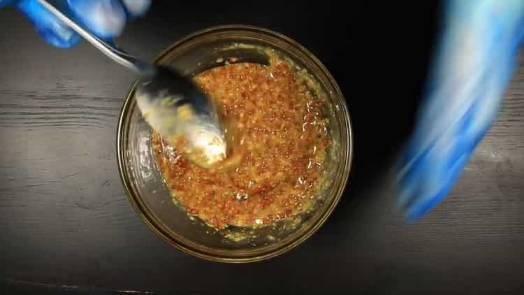 Per preparare il salmone in salsa cremosa, prepara una salsa