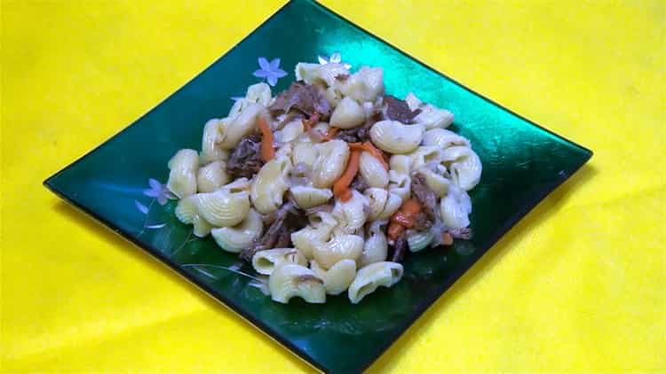 multicooked pasta na may nilaga