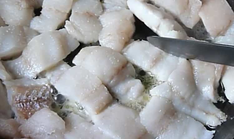 Για να μαγειρεύετε το μολυσμένο με λαχανικά, τηγανίζετε τα ψάρια