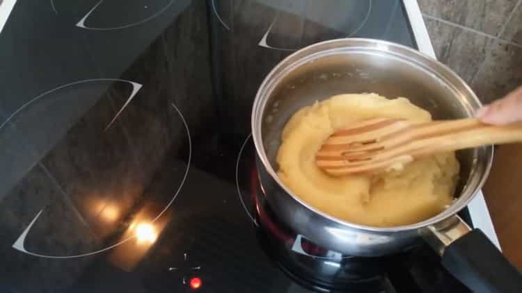 A puding profiterolák készítéséhez készítse elő a tésztát