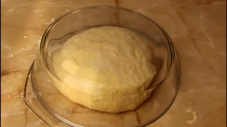 Per preparare gnocchi di kefir, impastare la pasta