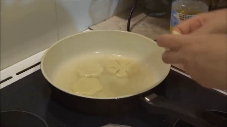 Kefir gebratene Knödel nach einem einfachen Rezept mit Foto