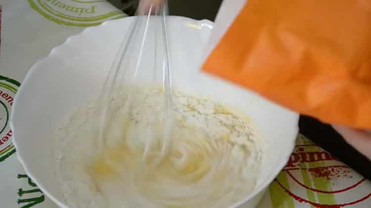 Lisää jauhoja rehevän hiiva taikinan valmistamiseksi