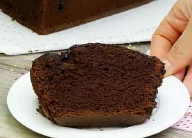 Νόστιμο muffin σοκολάτας στο φούρνο σύμφωνα με μια συνταγή βήμα προς βήμα με φωτογραφία