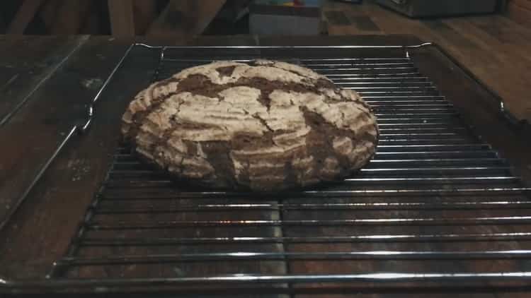 Προθερμάνετε το ψωμί σίκαλης για να προθερμάνετε το φούρνο
