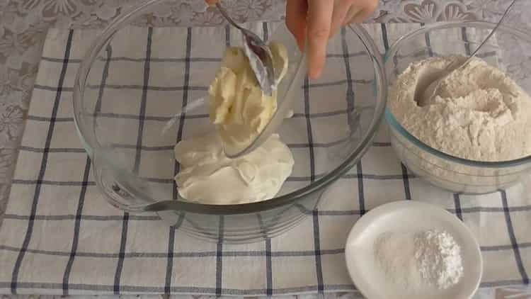 Bereiten Sie die Zutaten vor, um Bagels zuzubereiten