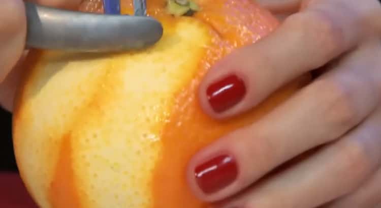 Sianlihan valmistamiseksi pasta valmista appelsiinit