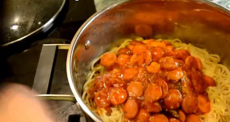 Spaghetti na may sausage hakbang-hakbang na recipe na may larawan
