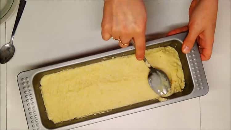 Προθερμάνετε το φούρνο για να κάνετε μια κέικ μπανανών τυρόπηγμα