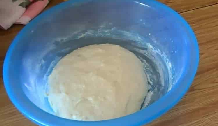 A sült péksütemény készítéséhez hagyja állni a tésztát