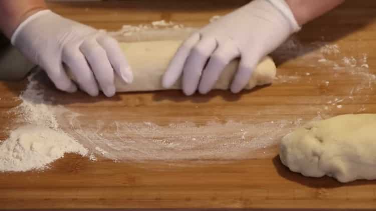 Zsemle készítéséhez ossza meg a tésztát