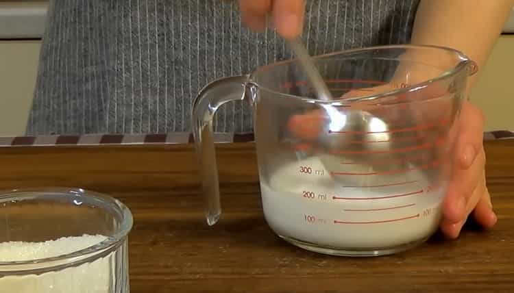 A péksütemények tejfölére való tészta elkészítéséhez készítse elő az összetevőket