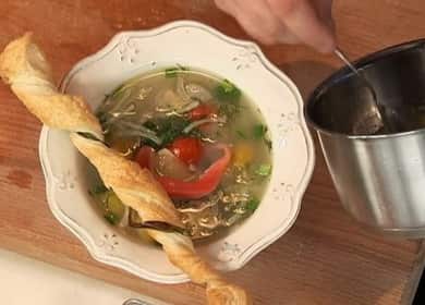 Sterletsuppe mit geräucherter Forelle - eine köstliche und originelle Fischsuppe