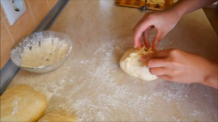 За да направите качапури в грузинска форма тестото