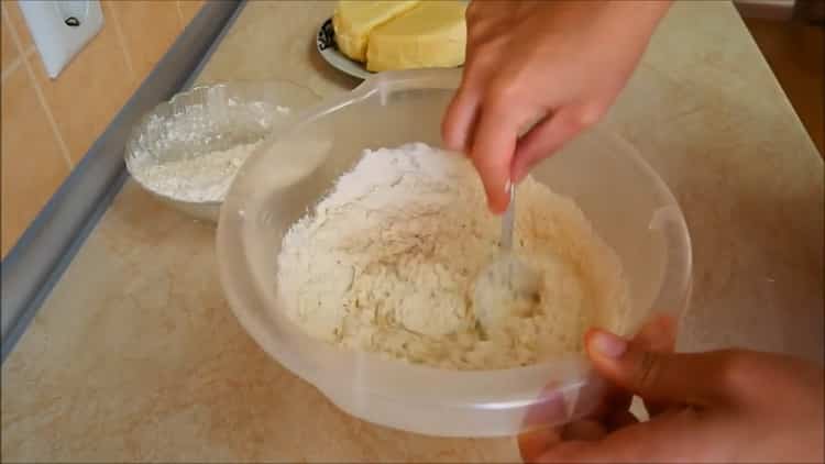 За грузински хачапури пресейте брашно