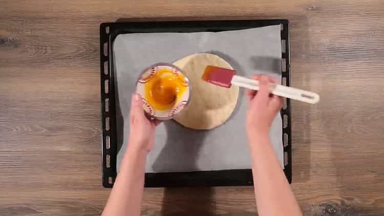 За да приготвите хачапури, Имерети намажете тестото