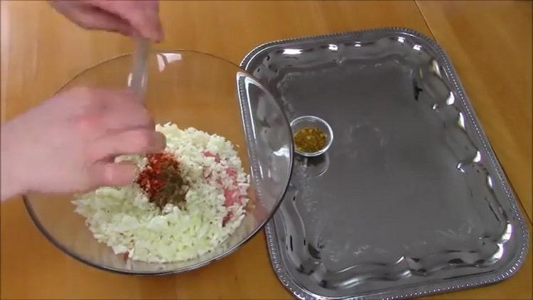 За да приготвите качапури с месо, пригответе пълнежа