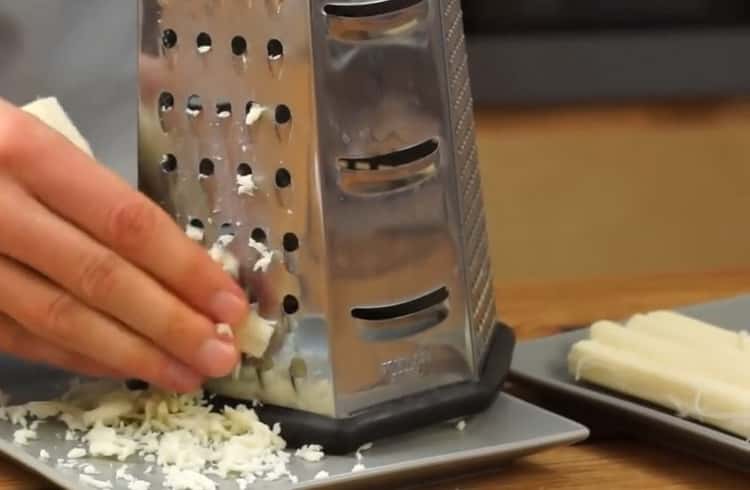 لتحضير الكاشابوري بالجبن وفق وصفة بسيطة في المقلاة ، قم بتحضير المكونات