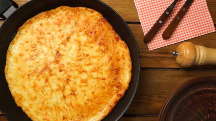 Khachapuri sajttal: lépésről lépésre recept a serpenyőben történő főzéshez
