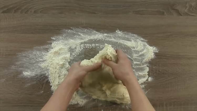 Per preparare il pane senza impastare, preparare gli ingredienti
