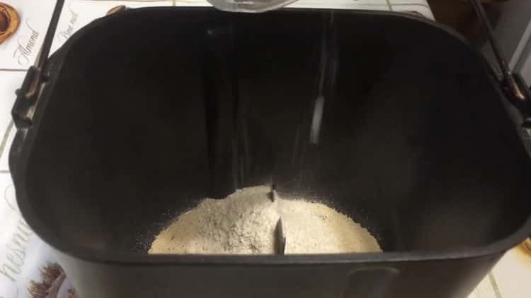 preparare il pane integrale in una macchina per il pane