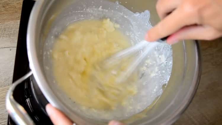 Japán pamut sajttorta készítéséhez készítsen vízfürdőt