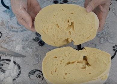 Prepariamo la pasta lievitata corretta su kefir secondo una ricetta passo-passo con una foto.