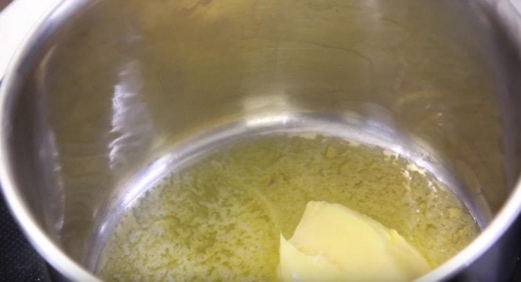 In einem Schmortopf ertrinken Butter.