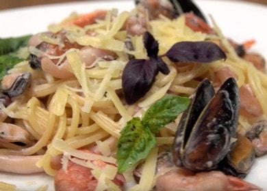 تذوق المعكرونة مع المأكولات البحرية في صلصة كريمية: طبخ مع الصور ومقاطع الفيديو خطوة بخطوة.