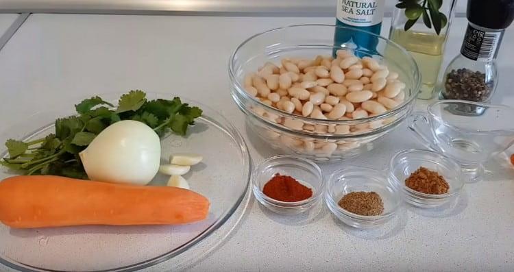 Karotten, Zwiebeln, Koriander waschen.