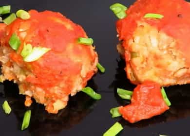 Zarte fleischlose Frikadellen mit Reis in Tomatensauce 🍲