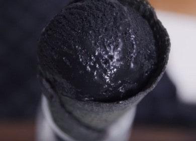 Ein einfaches Rezept zur Herstellung von schwarzem Eis ice
