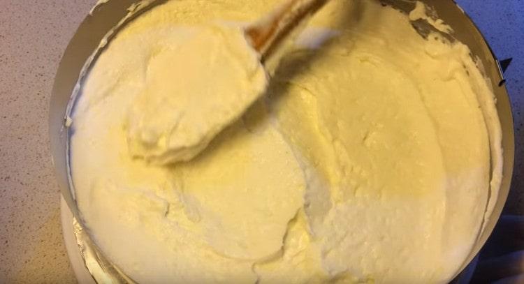 mettere la massa di formaggio tenero su una base di sabbia.