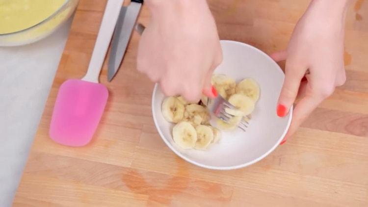 Mash banánt készítsen pudinghoz