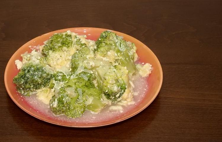 brokolice v pomalém sporáku je připravena