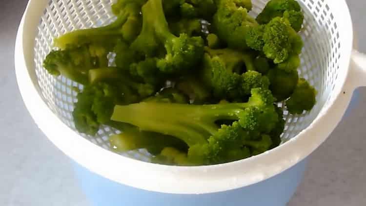 Brokkoli zum Kochen kochen