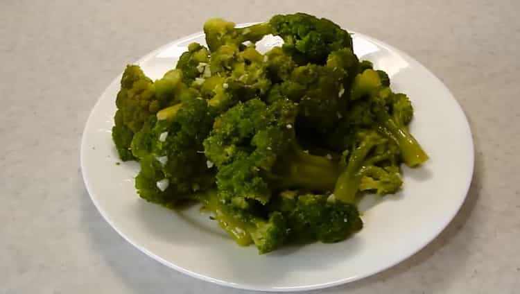 Bawang brokoli - isang recipe para sa isang masarap na pinggan sa isang pan