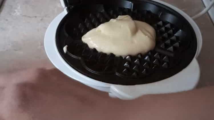 Norėdami gaminti vaflius vaflinėje, paruoškite tešlą