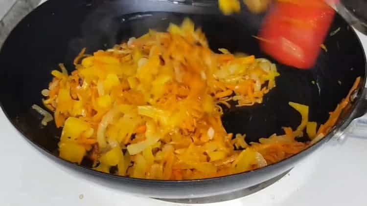 Για να προετοιμάσετε γεμιστό λάχανο, ετοιμάστε τα συστατικά
