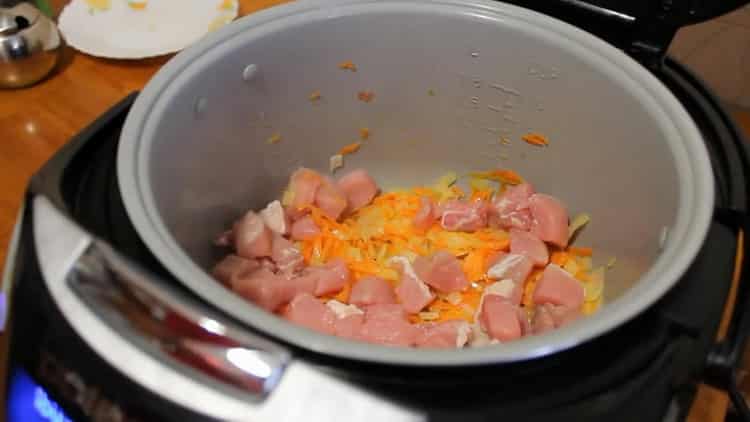 Για να φτιάξετε φαγόπυρο, τηγανίζετε το κρέας
