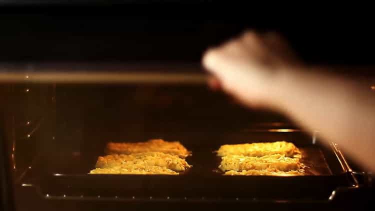Preparare gli ingredienti per i pancake di patate