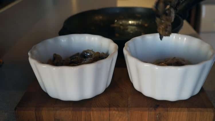 Julienne di champignon e petto di pollo - la ricetta più deliziosa e semplice