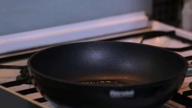 Για να μαγειρέψετε, θερμαίνετε το τηγάνι